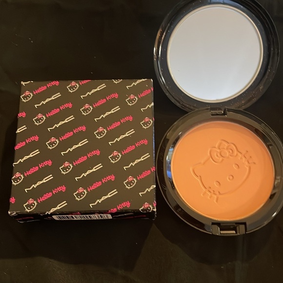 BRAND NEW IN BOX Rare Hello Kitty Mac collab makeup 3 pcs. - Picture 8 of 14